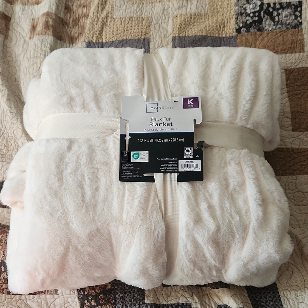 Mainstays Soft Cream Faux Fur Blanket